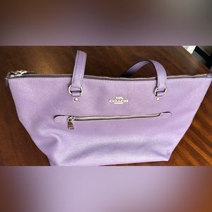 Excellent condition Coach Gallery Tote in Purple